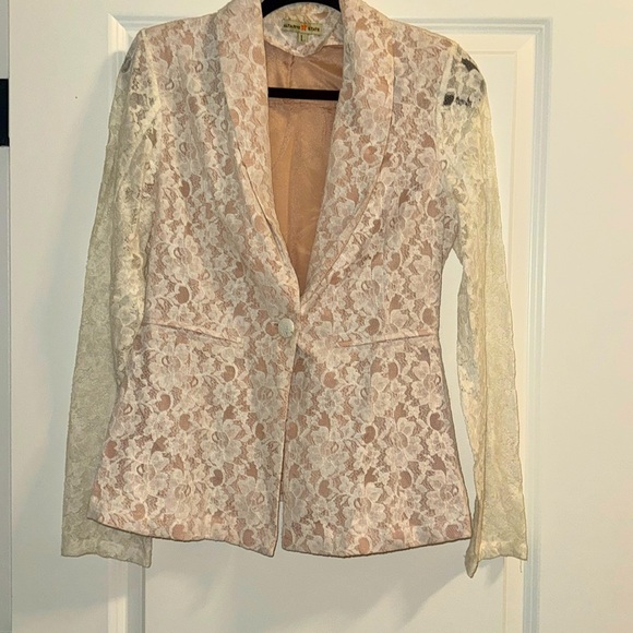 Gorgeous nude with white lace Altar’d State blazer - Picture 1 of 4